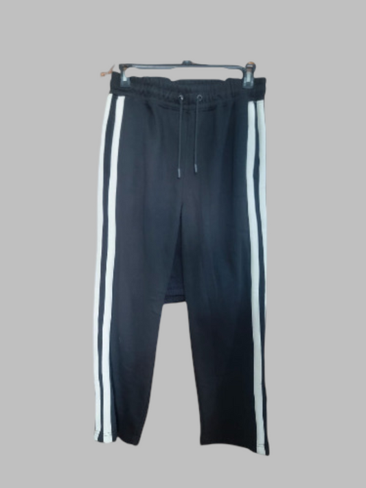 Straight Leg With Piping Detail